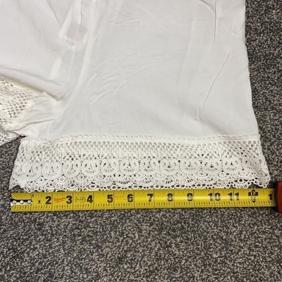 Heart Hips White Lace Hem Woven Shorts NWT - Picture 9 of 11